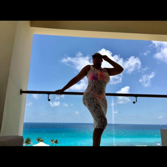 Meet your Posher, ElleKosGlam - Picture 4 of 7